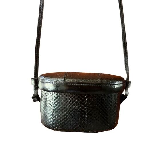 Women's Black Textured Semi-Circle Crossbody Purse - Picture 5 of 13